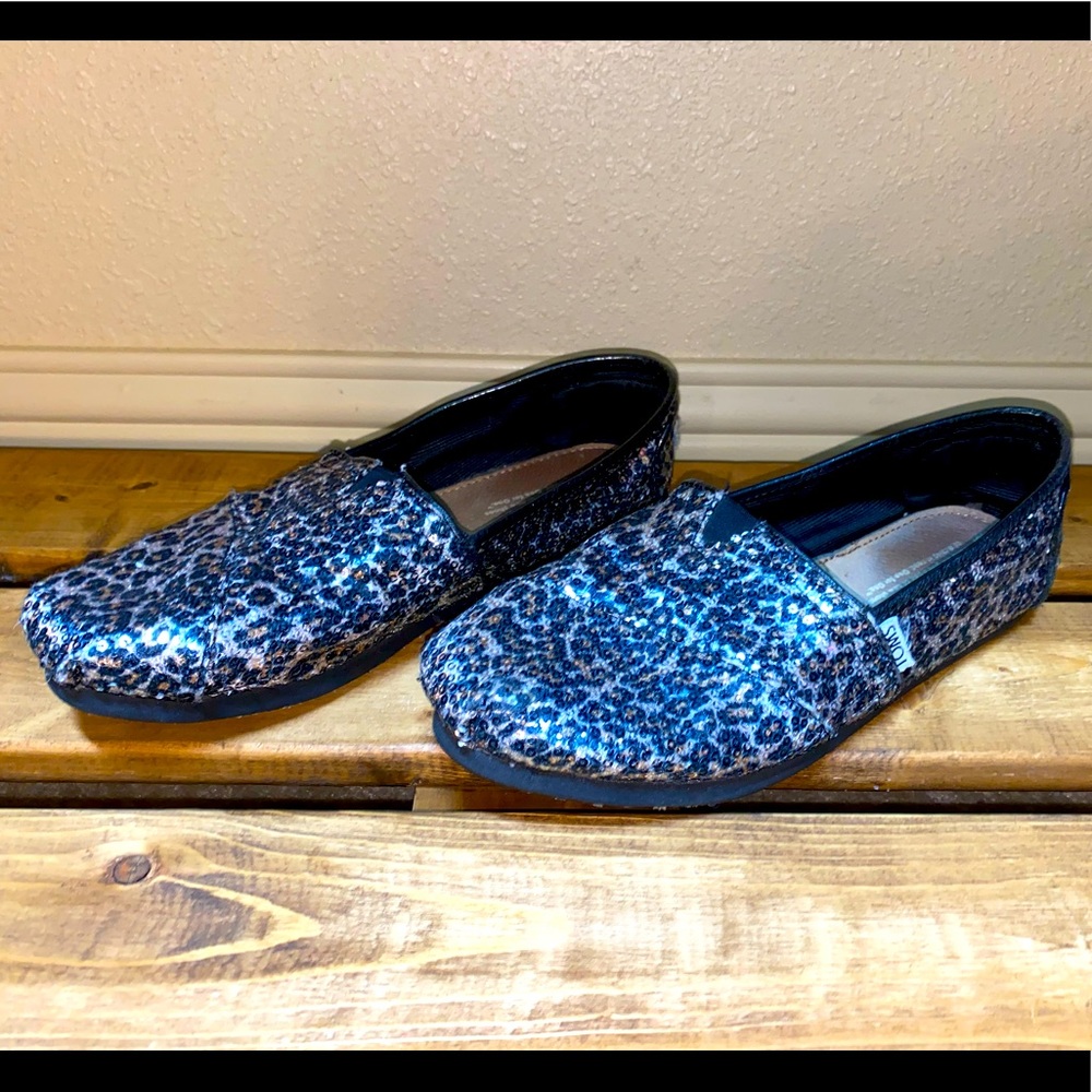 *FREE SHIPPING* Leopard Sequin Toms